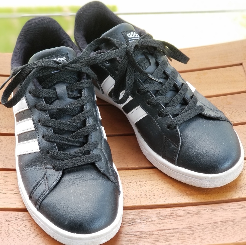 Adidas NEO size 8 leather